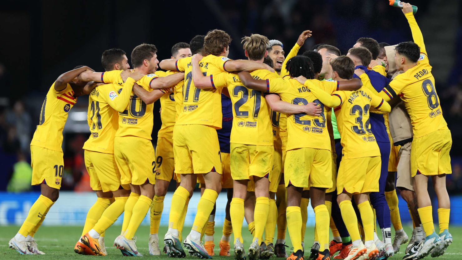 以王俊杰第一人称独白，解读他打韩国“尿检之战”，男篮锋线希望