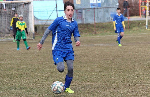 曼联削减俱乐部成本，部分员工被迫在厕所旁吃饭.